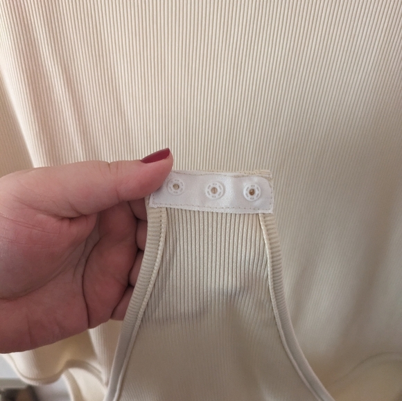 NWOT SHEIN Curve Bodysuit Size 4X Cream Asymetrical Neckline - Picture 2 of 4